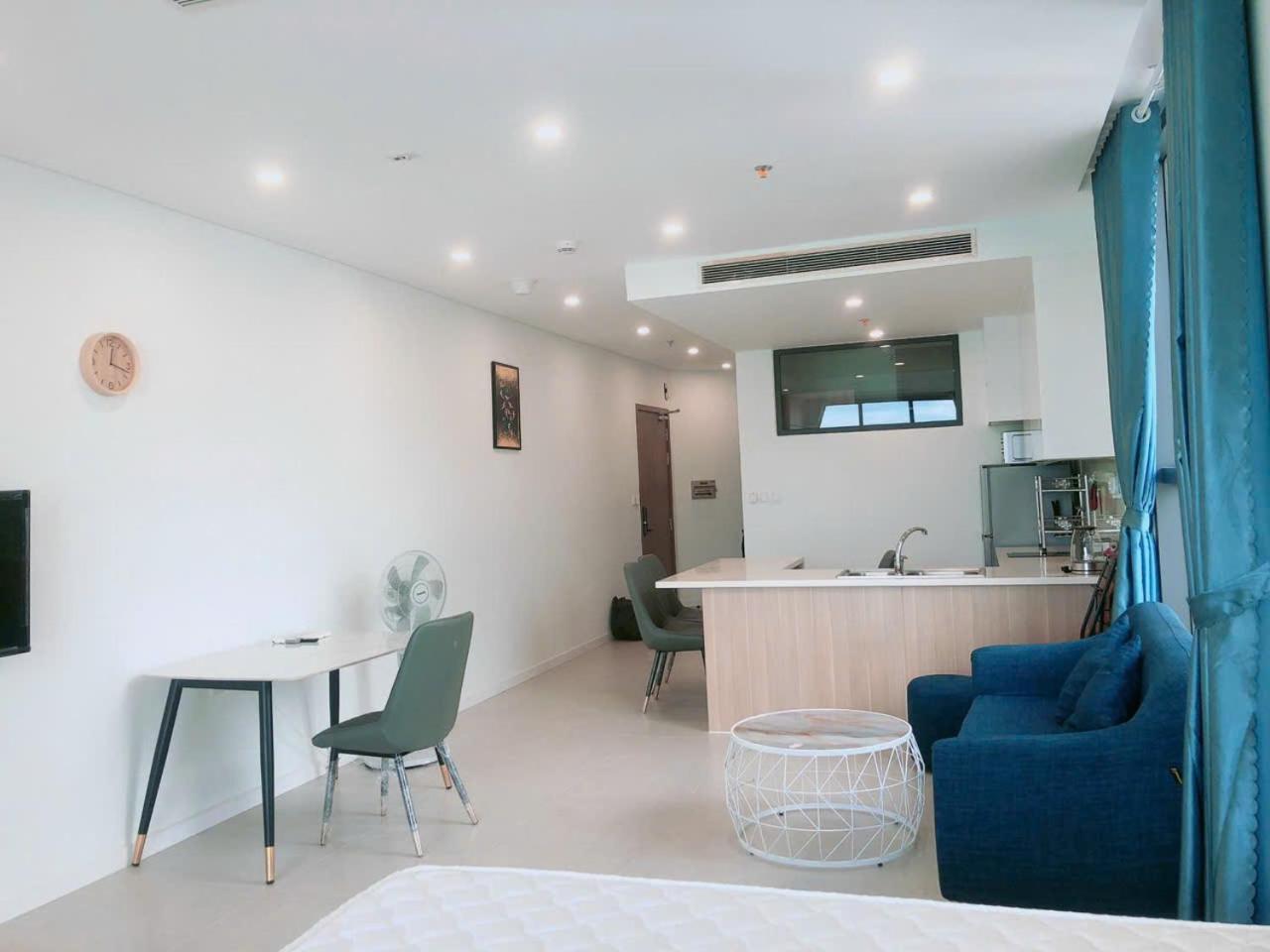 Lustay Scenia Bay *