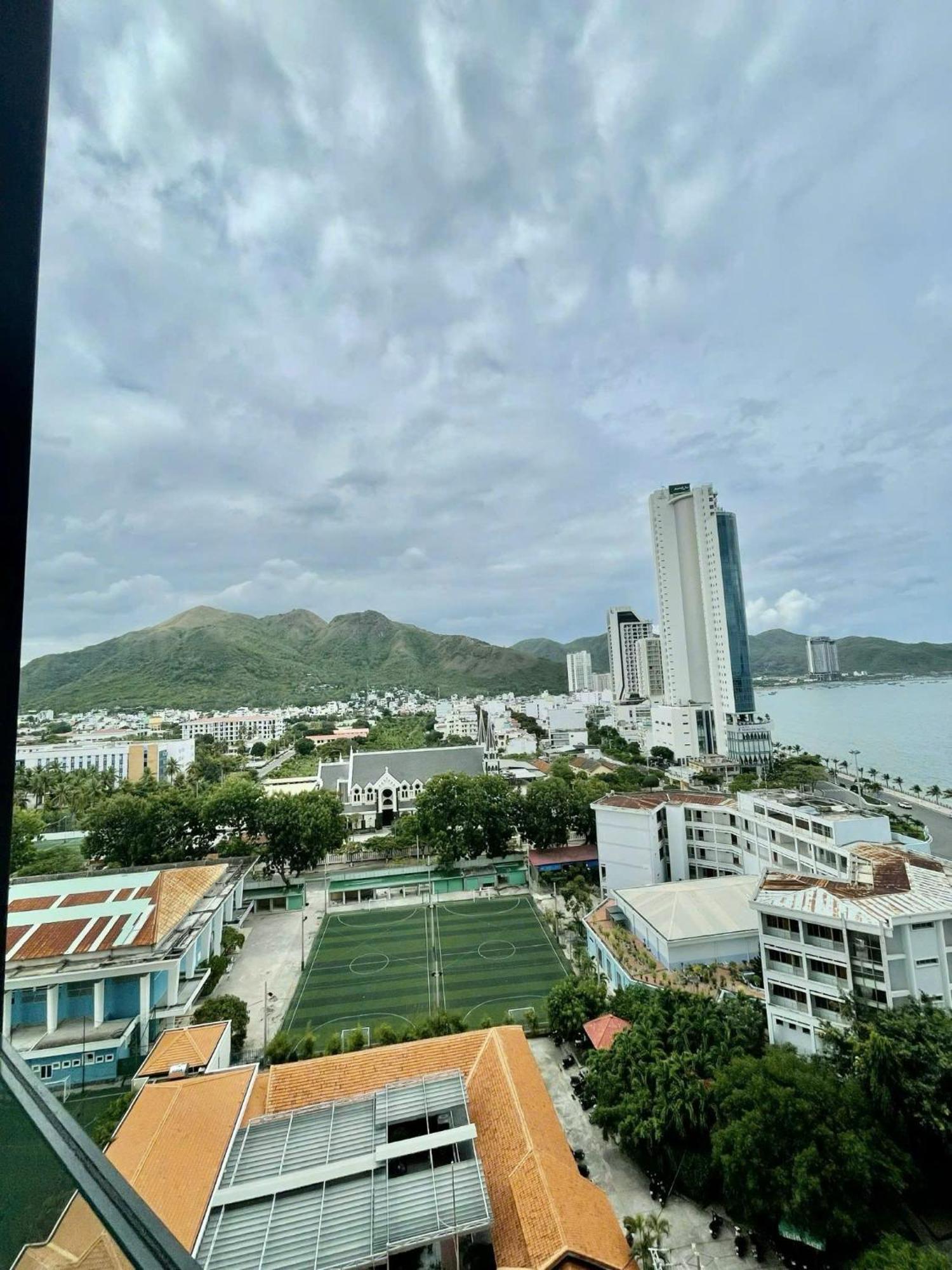 Lustay Scenia Bay