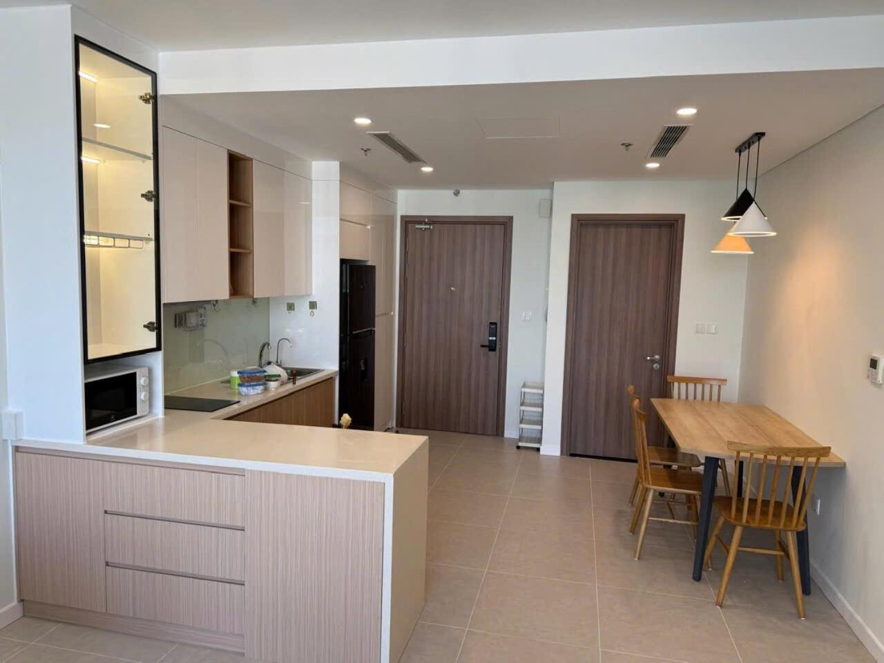 Lustay Scenia Bay